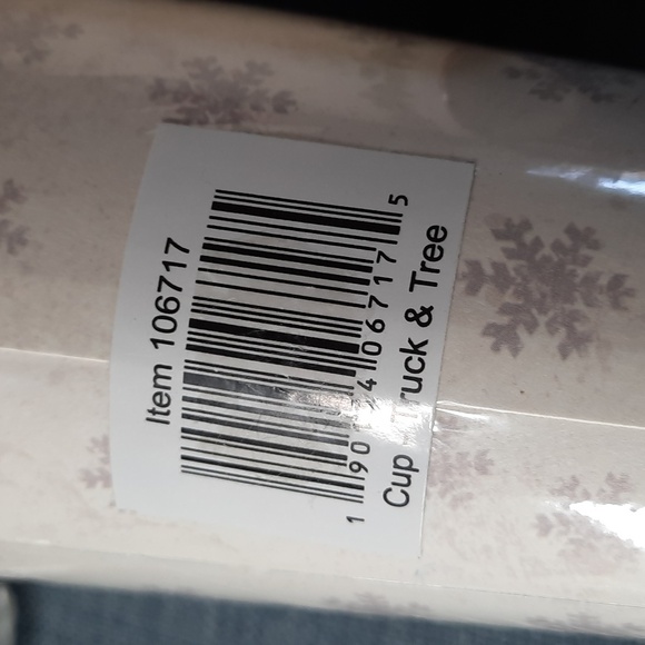 Paper Plates Dessert Cocktail Cups Set Merry Christmas Truck NWT - Picture 5 of 5